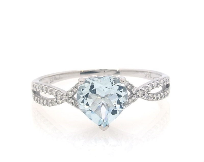 Previously Owned Heart-cut Aquamarine Engagement Ring 1/5 ct tw Diamonds 14K White Gold