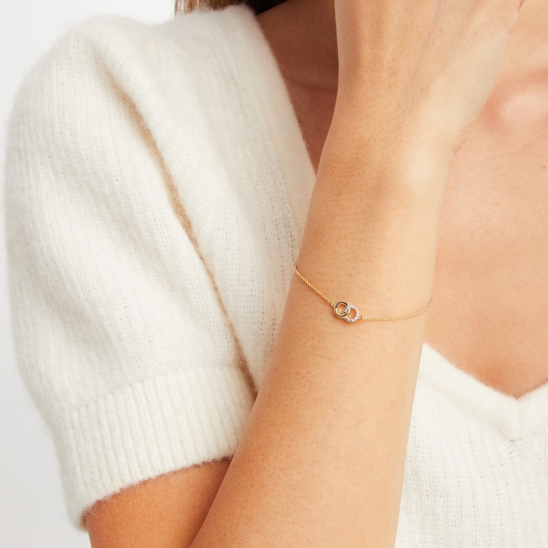 Main Image 3 of Interlocking Circles Bracelet with Diamonds 10K Yellow Gold