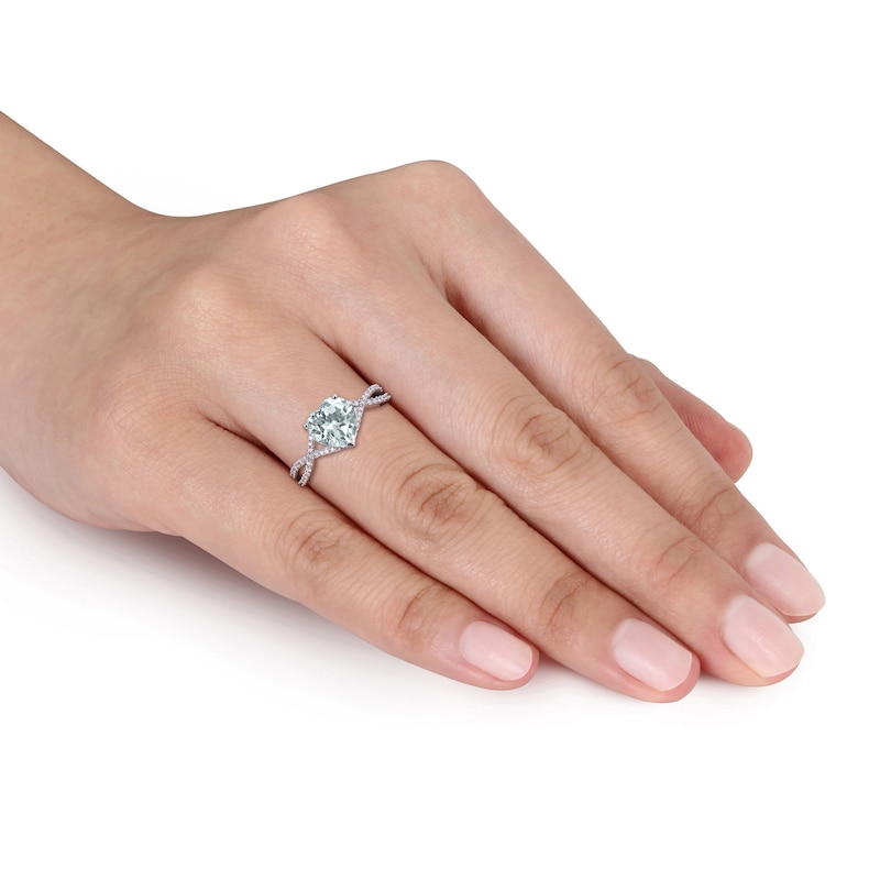 Heart-cut Aquamarine Engagement Ring 1/5 ct tw Diamonds 14K White Gold