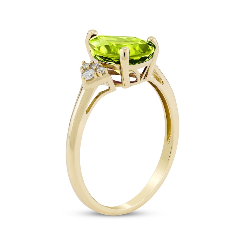 Pear-Shaped Peridot & Diamond Ring 1/10 ct tw 10K Yellow Gold