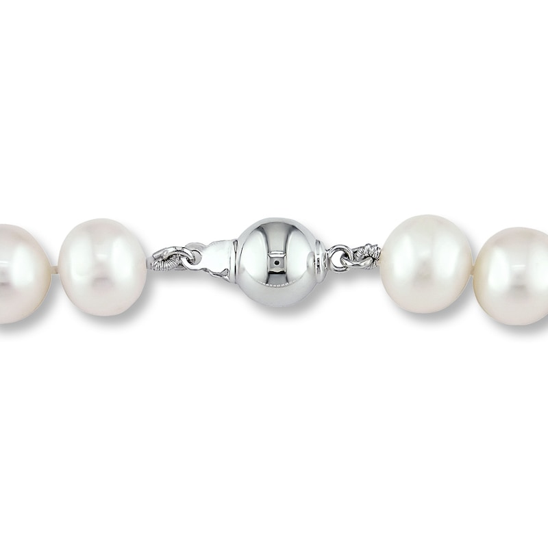 Pearl chain handle and charm for designer bags