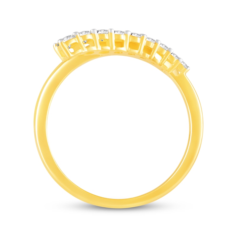 Main Image 3 of KAY Lab-Grown Diamonds Graduated Claw Ring 1/4 ct tw 10K Yellow Gold