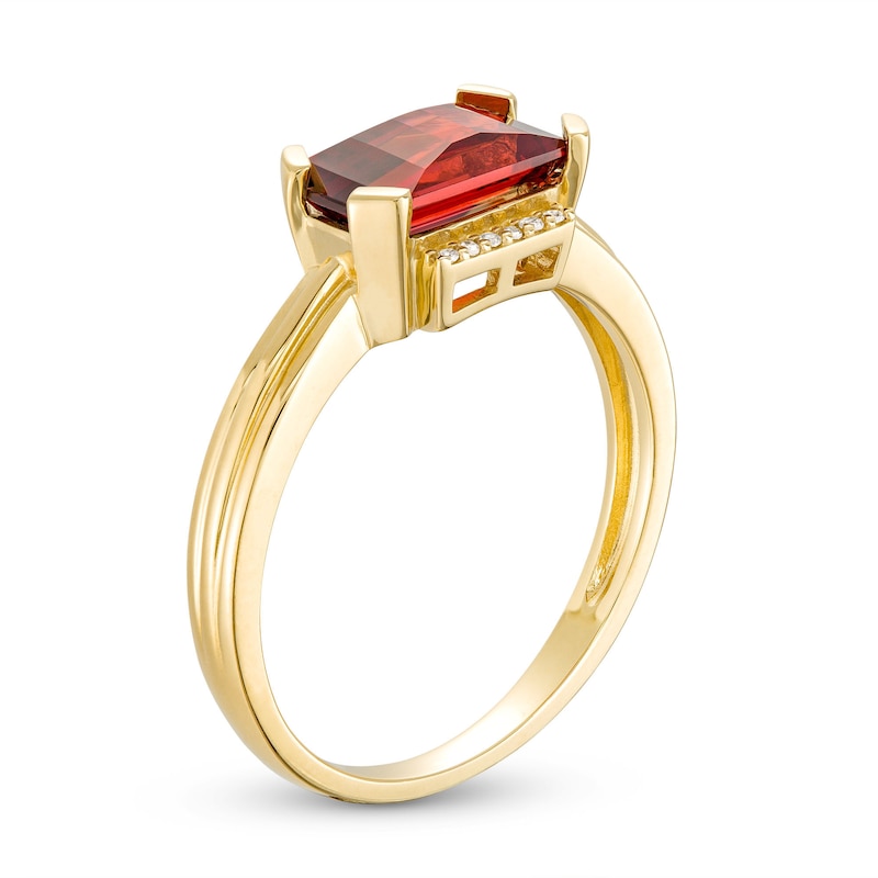 Garnet Ring with Diamonds 10K Yellow Gold