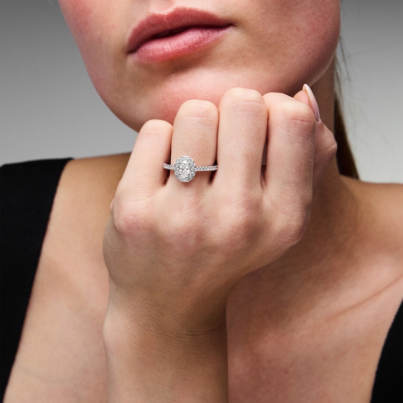 Main Image 4 of THE LEO Prisma Diamond Oval-Cut Halo Engagement Ring 1 ct tw 14K White Gold