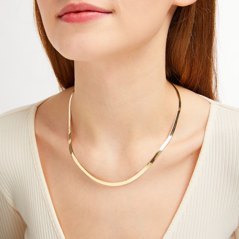 Main Image 4 of Diamond-Cut Herringbone Chain Necklace 4mm Solid 14K Yellow Gold 18&quot;