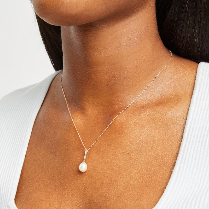 Main Image 2 of Cultured Pearl & Round-Cut Diamond Drop Necklace 1/20 ct tw 10K Yellow Gold 18“