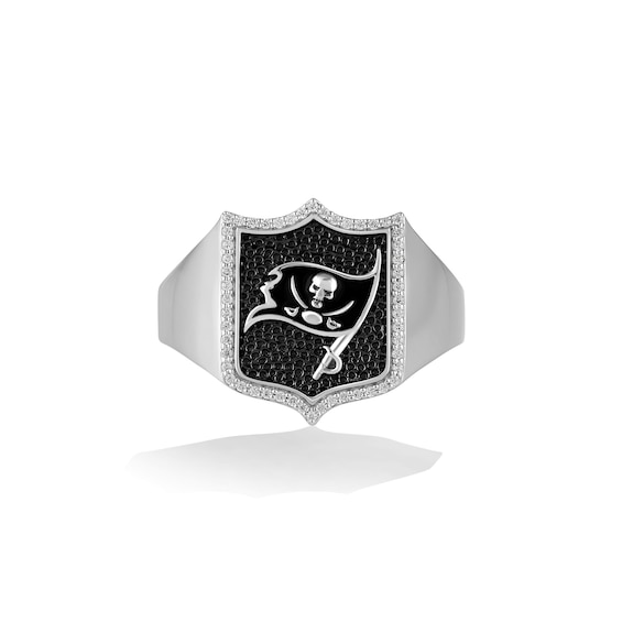 True Fans Tampa Bay Buccaneers 1/6 CT. T.W. Diamond and Enamel Shield Ring in Sterling Silver