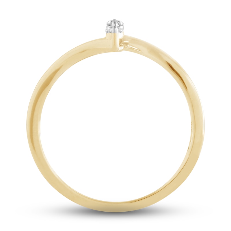 Diamond Three-Stone Ring 1/10 ct tw Round-cut 10K Yellow Gold
