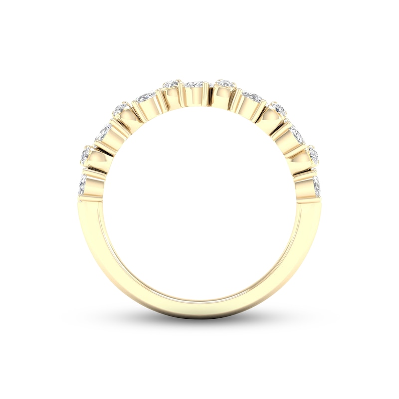 Diamond Ring 1-1/4 ct tw Oval & Round-cut 14K Yellow Gold
