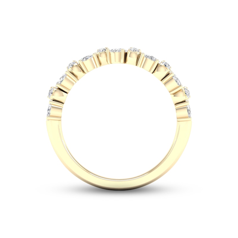 Main Image 4 of Diamond Ring 1-1/4 ct tw Oval & Round-cut 14K Yellow Gold