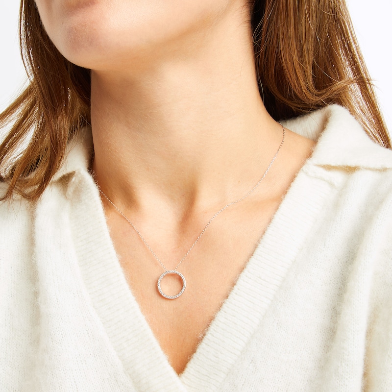 Main Image 4 of Diamond Circle Necklace 1/4 ct tw 10K White Gold 18&quot;