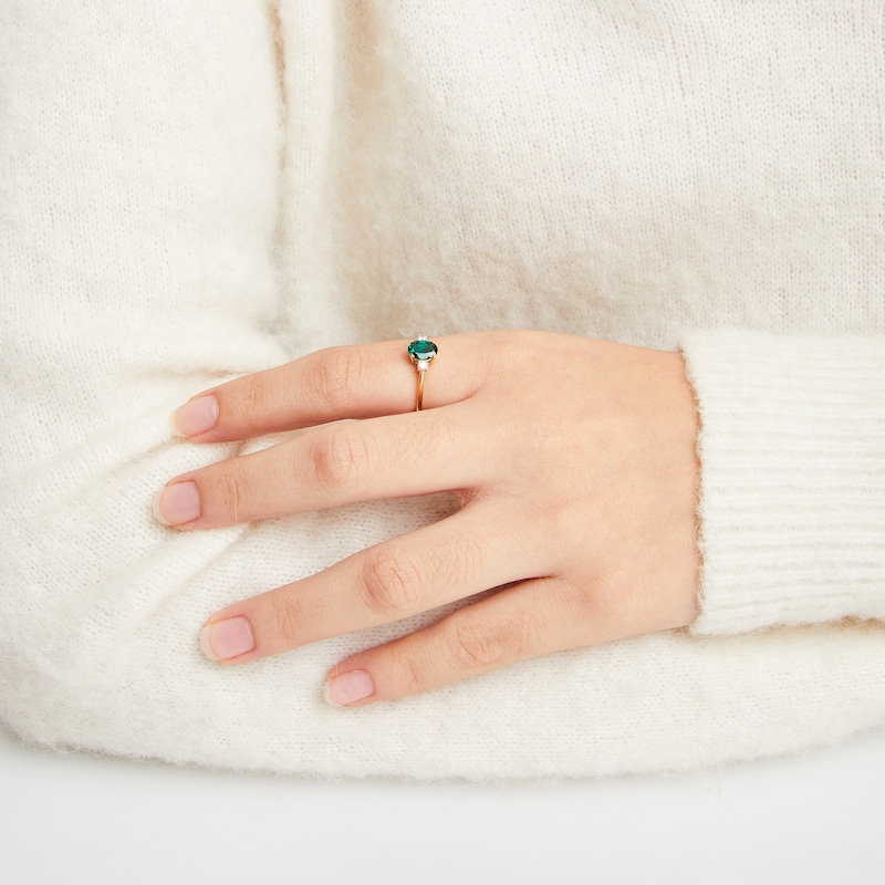 Main Image 3 of Oval-Cut Lab-Created Emerald & Diamond Ring 1/10 ct tw 10K Yellow Gold