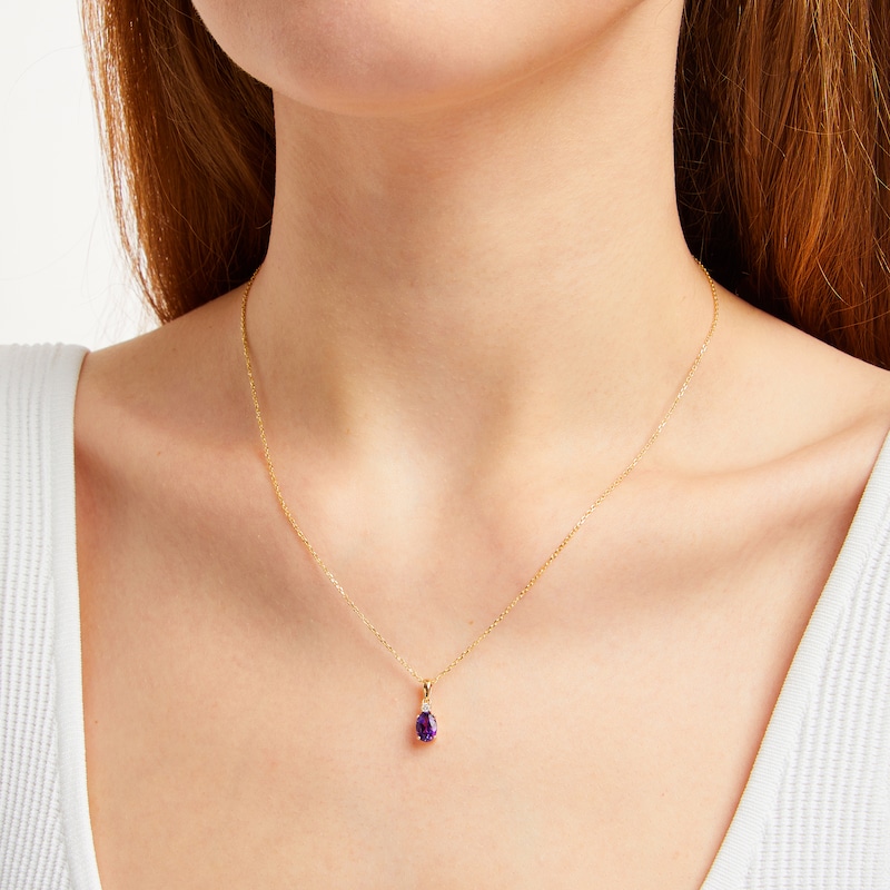 Oval-Cut Amethyst & Diamond Necklace 1/20 ct tw 10K Yellow Gold