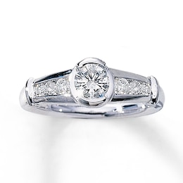 Previously Owned Engagement Ring 5/8 ct tw Round-cut Diamonds Platinum