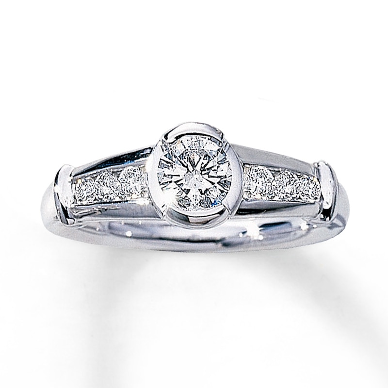 Previously Owned Engagement Ring 5/8 ct tw Round-cut Diamonds Platinum