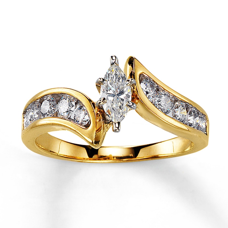 Main Image 1 of Previously Owned Engagement Ring 3/4 ct tw Marquise & Round-cut Diamonds 14K Yellow Gold