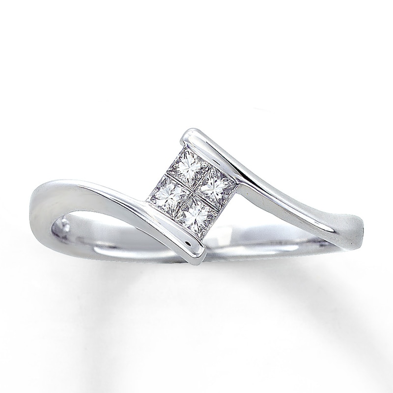 Main Image 1 of Previously Owned Ring 1/5 ct tw Diamonds 14K White Gold