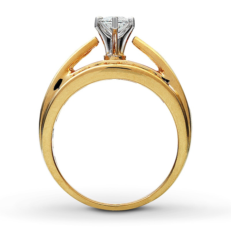 Main Image 2 of Previously Owned Ring 1-1/2 ct tw Marquise, Baguette & Round-cut Diamonds 14K Yellow Gold