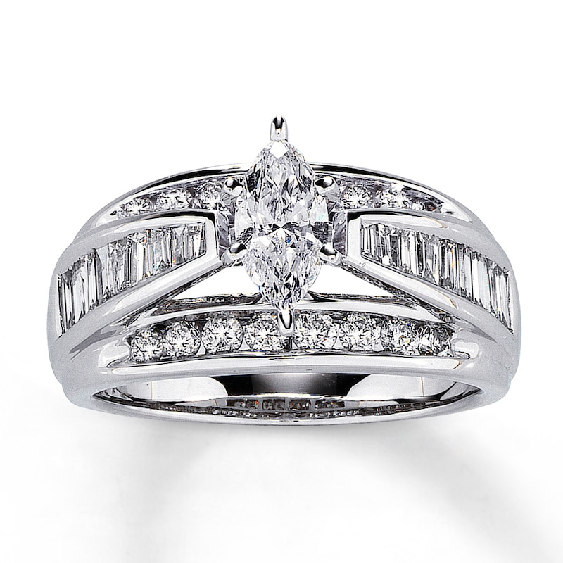 Main Image 1 of Previously Owned Ring 1-1/2 ct tw Diamonds 14K White Gold