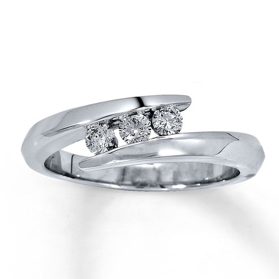 Previously Owned Three-Stone Diamond Ring 1/4 ct tw 14K White Gold