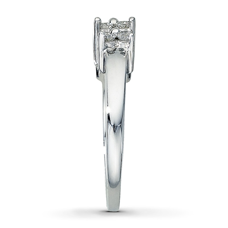 Main Image 3 of Previously Owned Diamond Ring 1/2 ct tw Round 14K White Gold