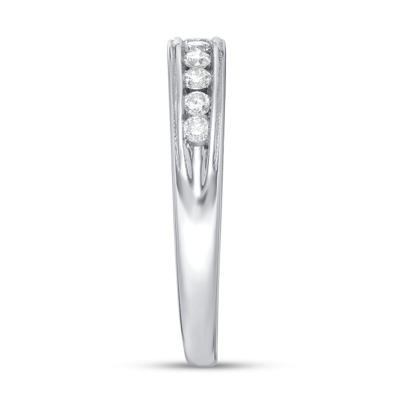 Main Image 3 of Previously Owned Diamond Wedding Band 1/4 ct tw Round-cut 14K White Gold