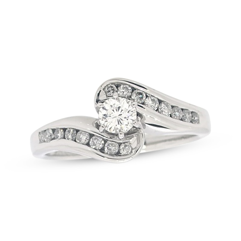 Main Image 1 of Previously Owned Diamond Engagement Ring 1/2 ct tw Round-cut 14K White Gold