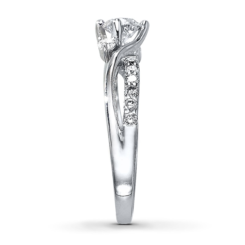 Previously Owned Diamond Engagement Ring 3/4 ct tw Round-cut 14K White Gold
