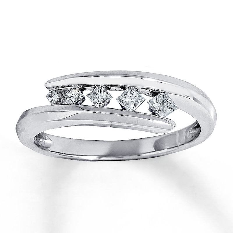 Previously Owned Ring 1/5 Carat tw Diamonds 10K White Gold