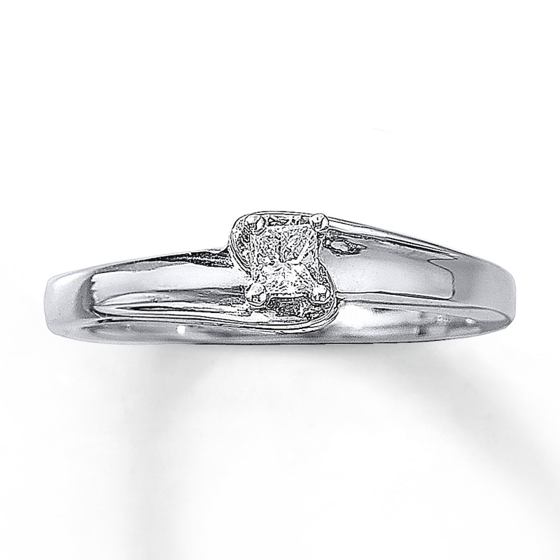 Main Image 1 of Previously Owned Ring 1/5 ct tw Diamonds 10K White Gold