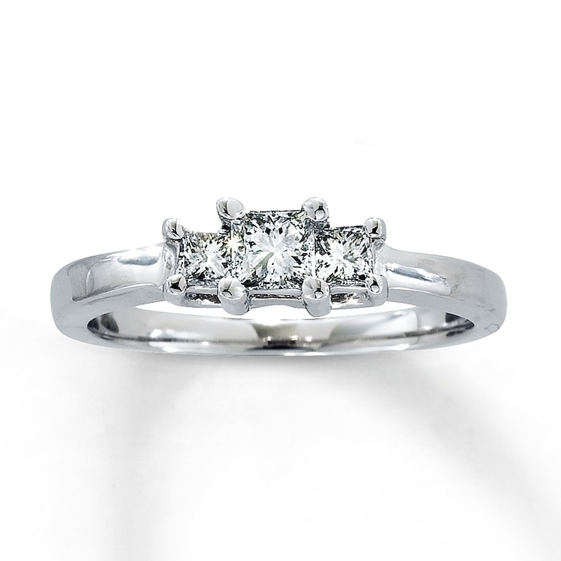 Main Image 1 of Previously Owned Ring 1/2 ct tw Diamonds 14K White Gold