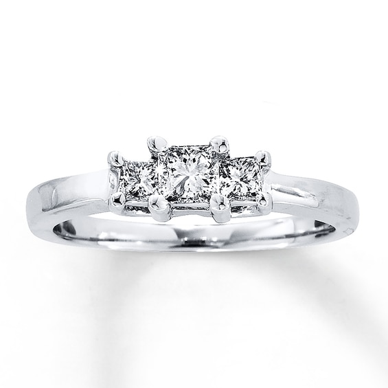Previously Owned Ring 1/2 ct tw Diamonds 14K White Gold