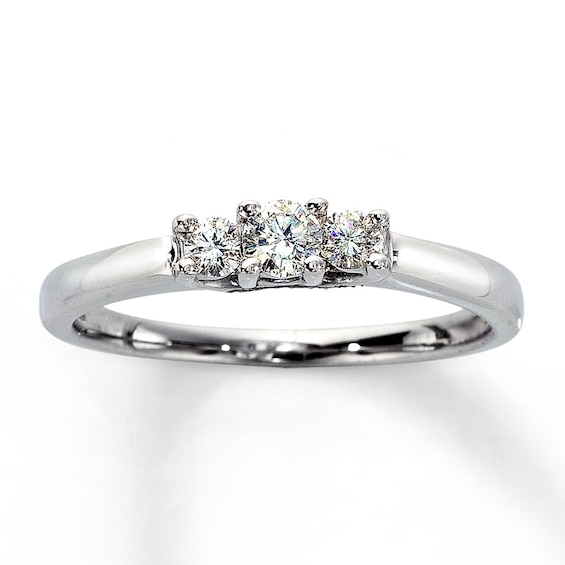Previously Owned Ring 1/4 ct tw Diamonds 14K White Gold