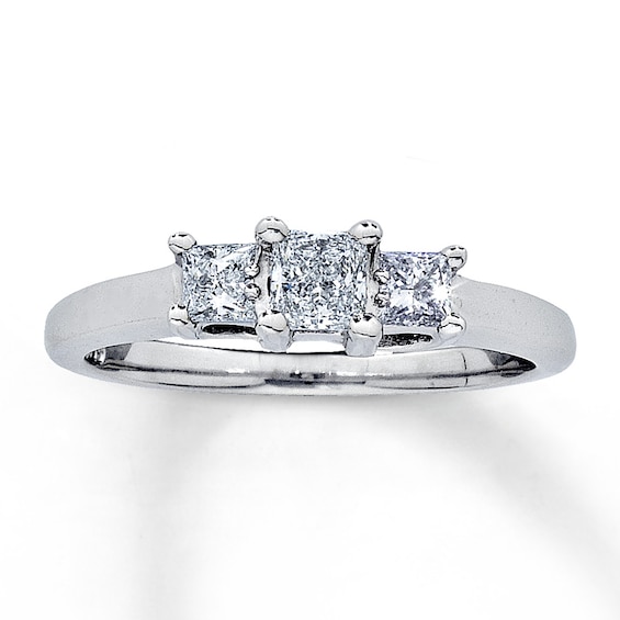 Previously Owned Ring 1/2 ct tw Diamonds 14K White Gold