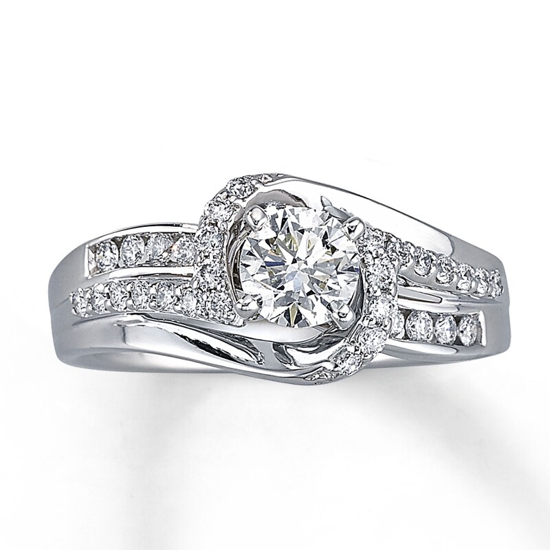 Main Image 1 of Previously Owned Engagement Ring 5/8 ct tw Round-cut Diamonds 14K White Gold