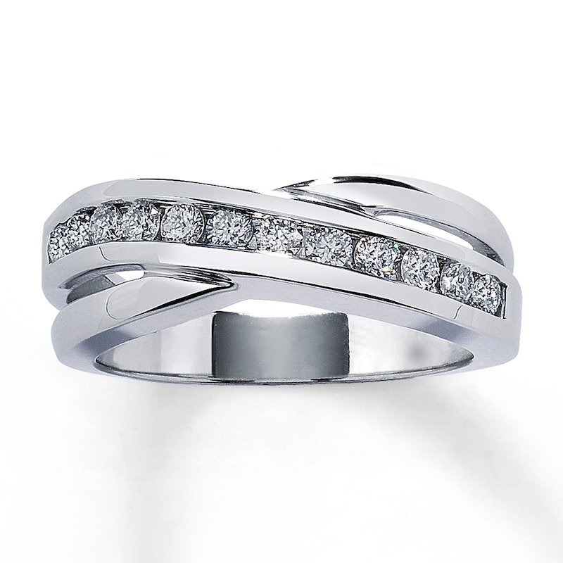 Main Image 1 of Previously Owned Diamond Ring 1/2 ct tw Round-cut 10K White Gold