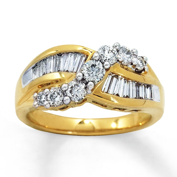 Previously Owned Diamond Ring 1 ct tw Round & Baguette 14K Yellow Gold