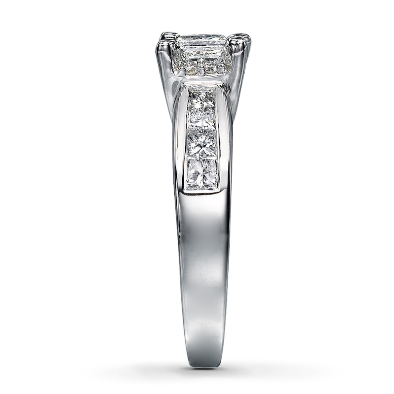 Previously Owned Ring 1-1/4 ct tw Diamonds 14K White Gold