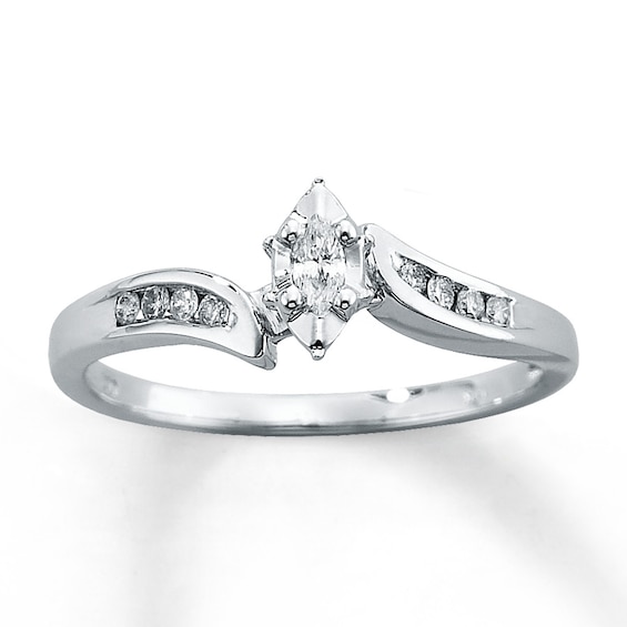 Previously Owned Ring 1/6 ct tw Marquise/Round-cut Diamonds 10K White Gold
