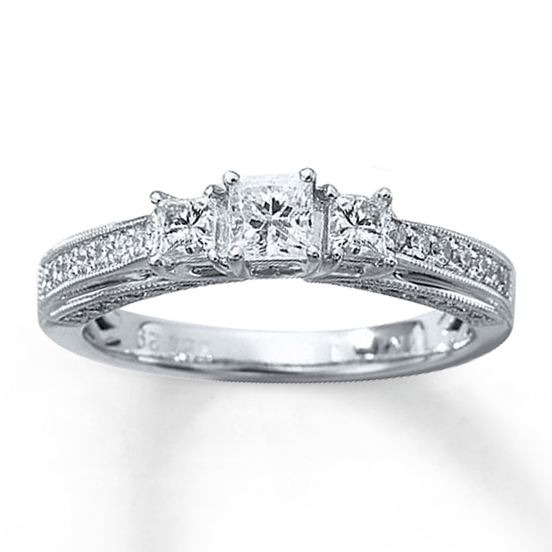 Main Image 1 of Previously Owned Diamond Ring 7/8 ct tw 14K White Gol