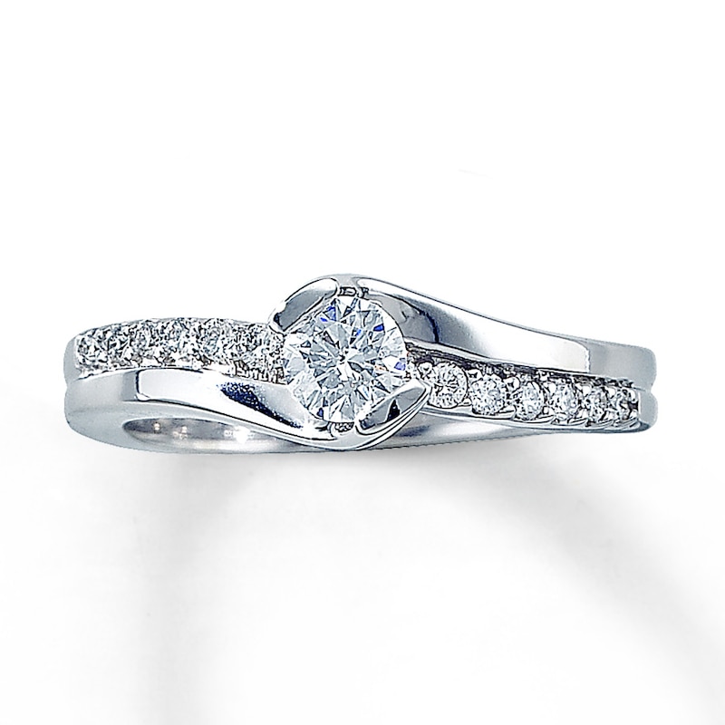 Main Image 1 of Previously Owned Ring 1/2 ct tw Diamonds 14K White Gold