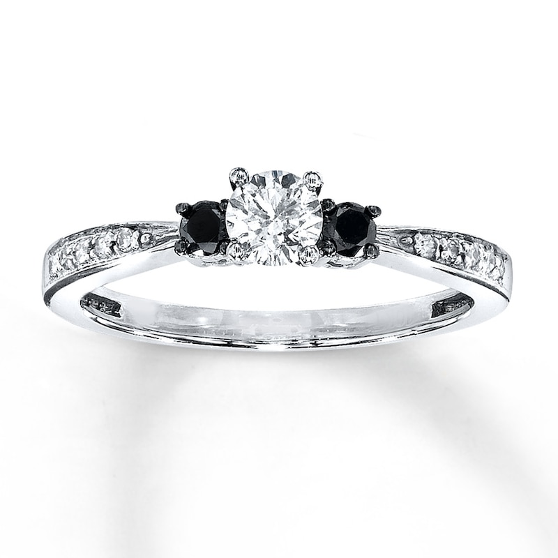 Main Image 1 of Previously Owned Ring 3/8 carat tw Diamonds 10K White Gold