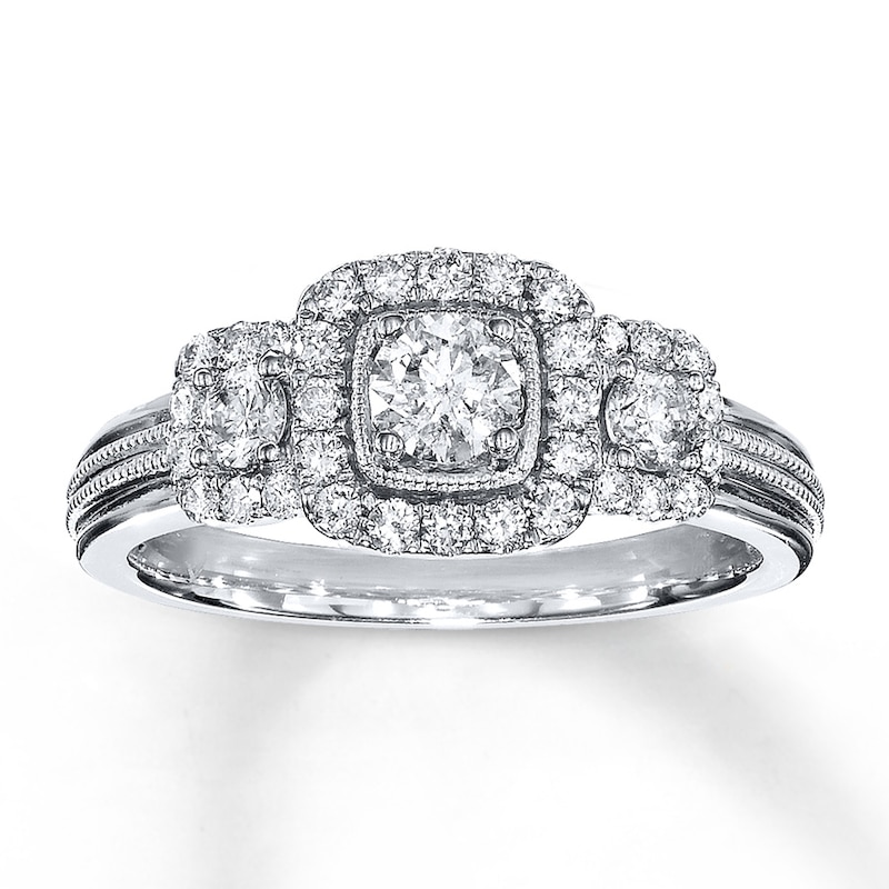 Main Image 1 of Previously Owned Diamond Engagement Ring 3/4 ct tw Round-cut 14K White Gold