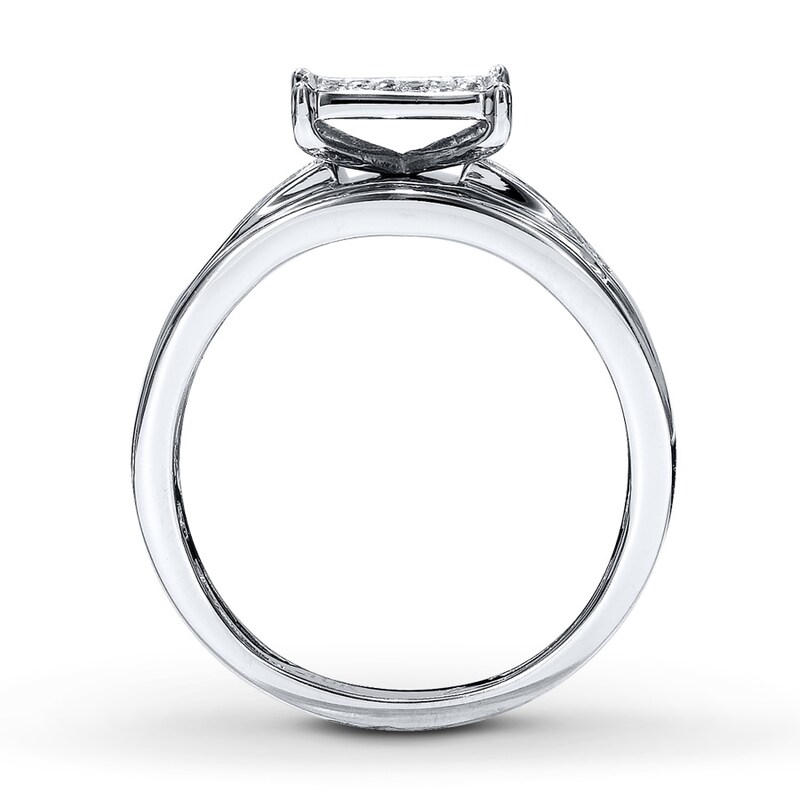 Main Image 2 of Previously Owned Diamond Engagement Ring 1/4 ct tw Round-cut 10K White Gold