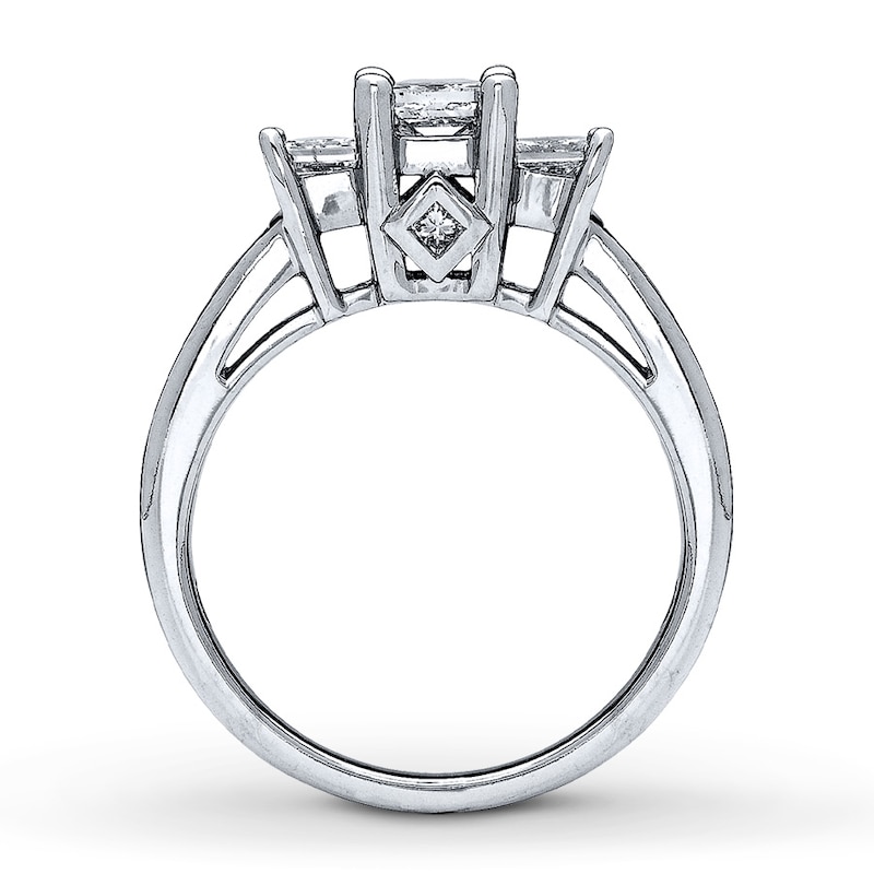 Main Image 2 of Previously Owned Diamond Ring 1-1/2 ct tw Princess-cut 14K Gold