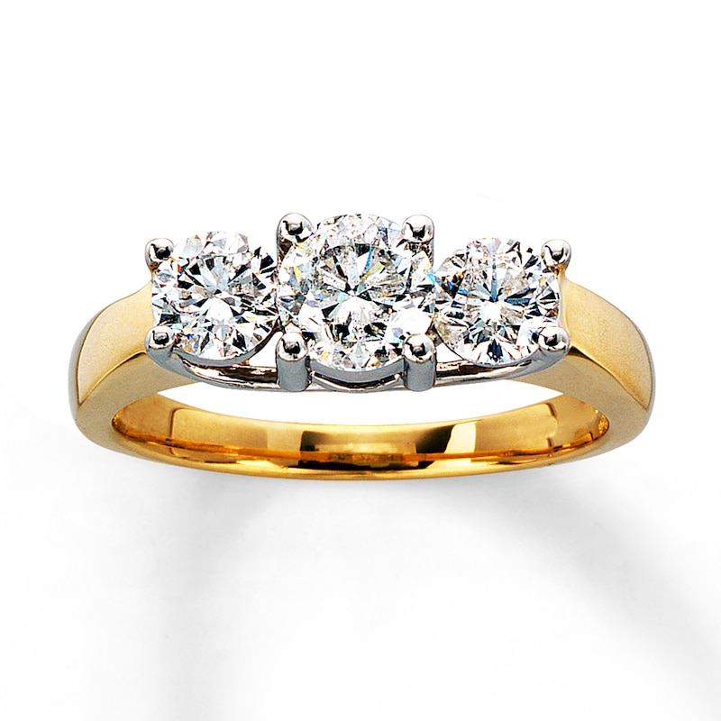 Main Image 1 of Previously Owned 3-Stone Ring 1-1/2 ct tw Diamonds 14K Gold