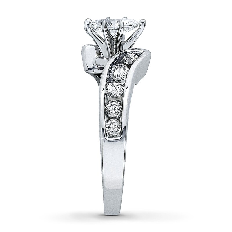 Main Image 3 of Previously Owned Diamond Ring 1 ct tw Marquise-Cut 14K Gold