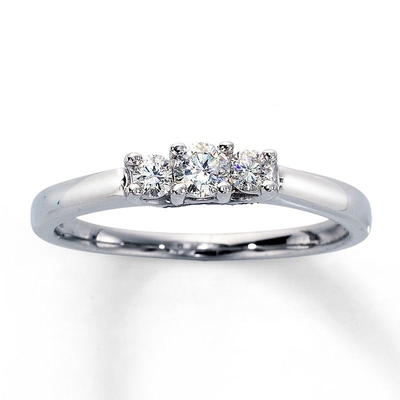 Main Image 1 of Previously Owned Ring 1/4 ct tw Round-cut Diamonds 14K White Gold