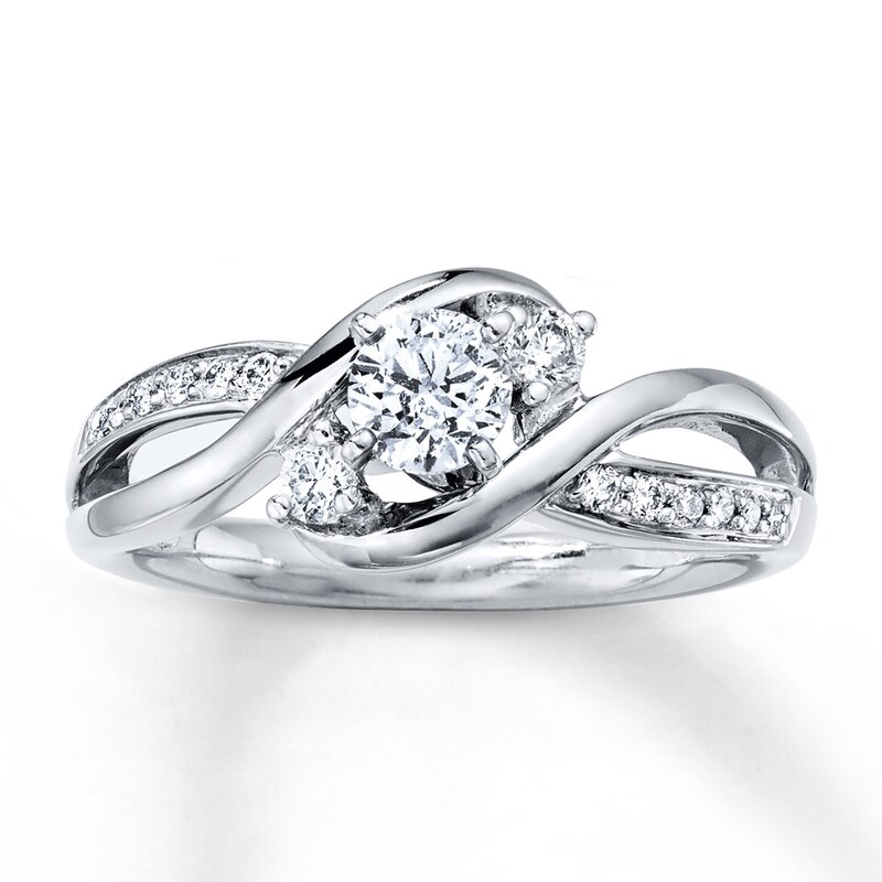 Main Image 1 of Previously Owned 3-Stone Diamond Ring 3/8 ct tw Round-cut 14K White Gold