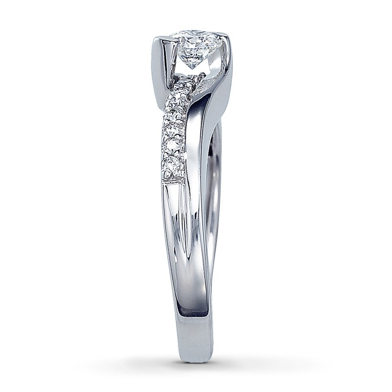 Main Image 3 of Previously Owned Diamond Engagement Ring 1/2 ct tw Round-cut 14K White Gold